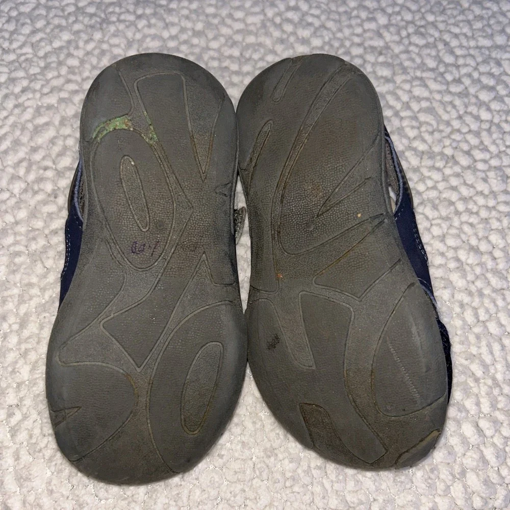 OshKosh Bgosh EverPlay Kids Navy Blue Grey Closed Toe Water Hybrid Sandals 10.5